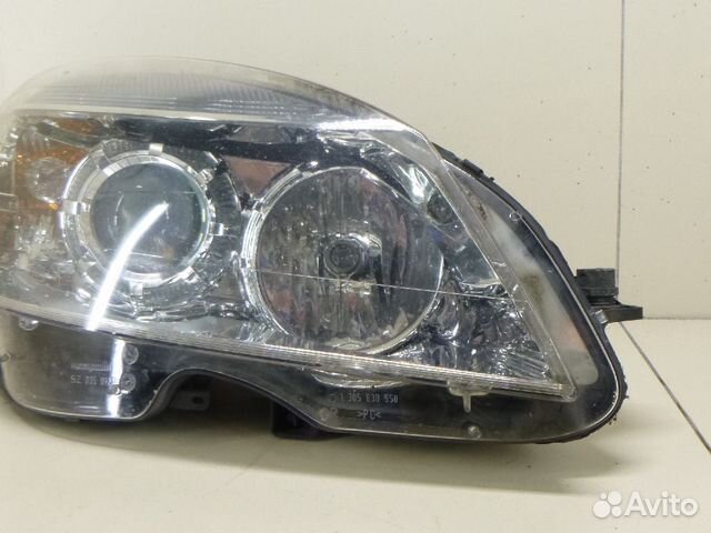 Фара правая Mercedes Benz W204
