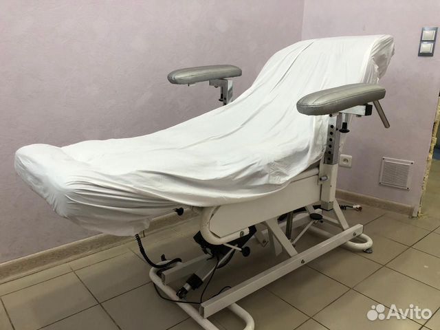 Кушетка косметологическая в хорошем состоянии
