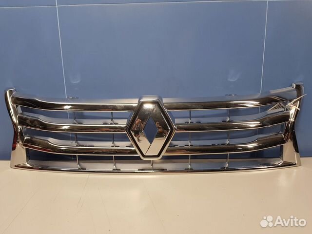 Решетка радиатора Renault Duster