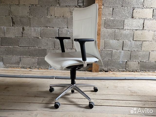 Кресло компьютерное, руководителя Dauphin Германия