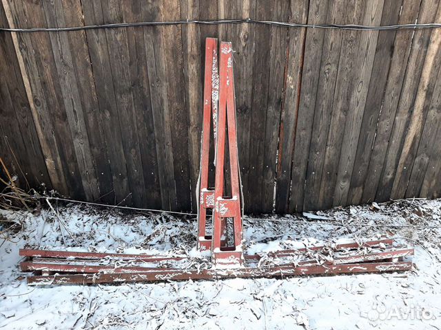 Пирамида металлическая