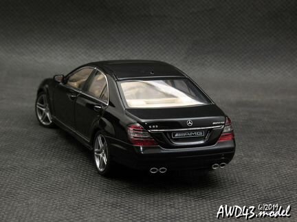 Mercedes S63 AMG W221 black 1:43 AutoArt 56207