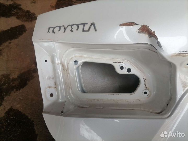 Крышка багажника на Toyota Corolla 2014