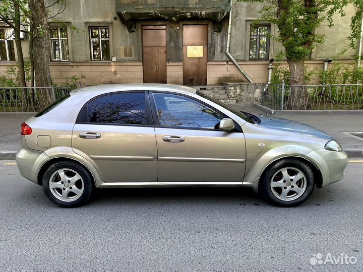 Chevrolet Lacetti 1.6 МТ, 2007, битый, 180 000 км