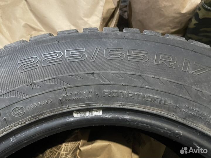 Nokian Tyres Hakkapeliitta 9 SUV 225/65 R17 106T