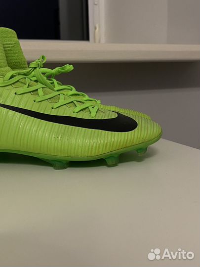 Футбольные бутсы nike mercurial