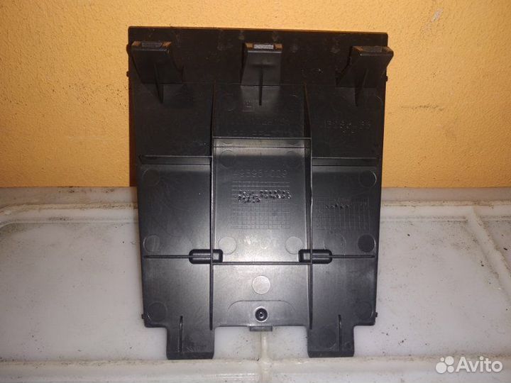 Декоративная накладка Opel Astra P10 A17DTJ 2011