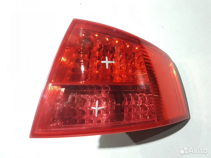 Фонарь задний правый наружный ауди а8 audi a8