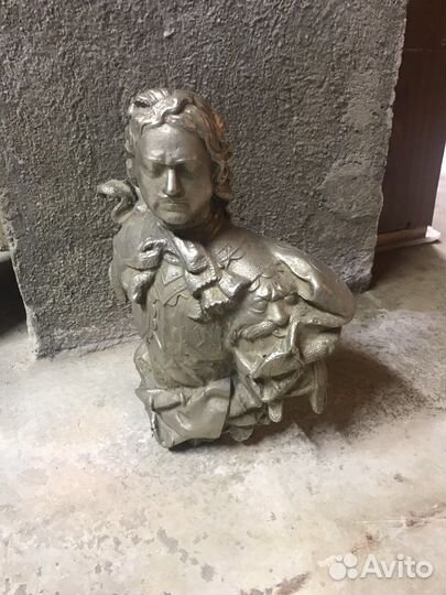 Бюст Петра 1