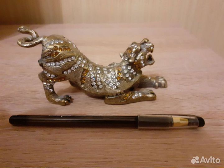 Шкатулка в виде тигра