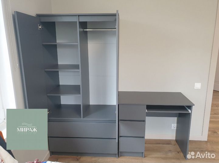 Шкаф для одежды. Шкаф распашной