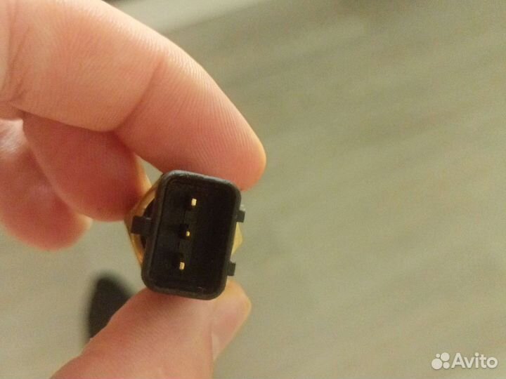 Датчик температуры охлаждающей жидкости