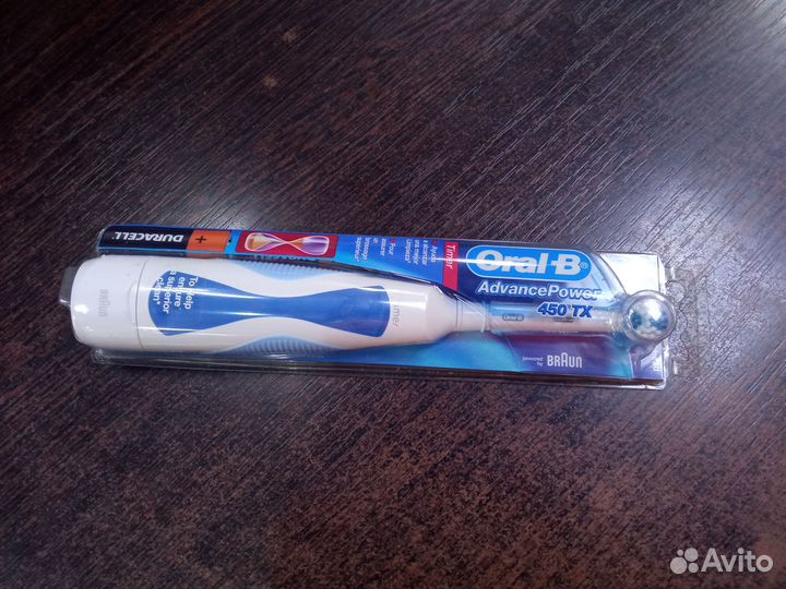 Электрическая зубная щётка Oral-B