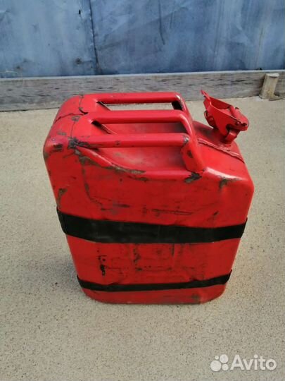 Канистры металлические 20 литров