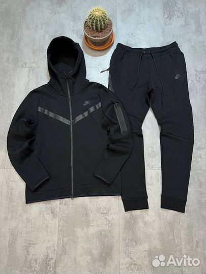 Спортивный Костьм Nike Tech Fleece