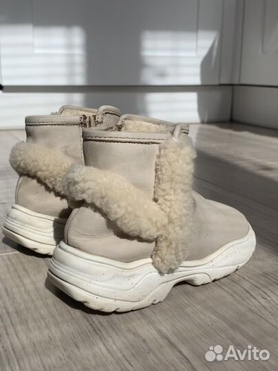 Ботинки сапоги Угги zara 24