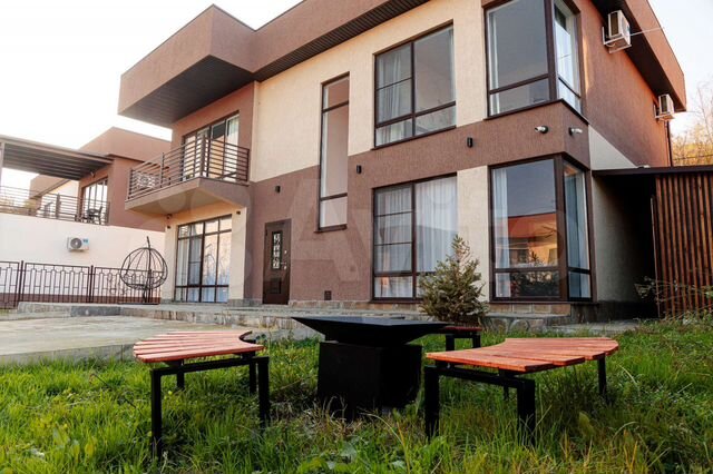 Дом 240 м² на участке 5 сот.