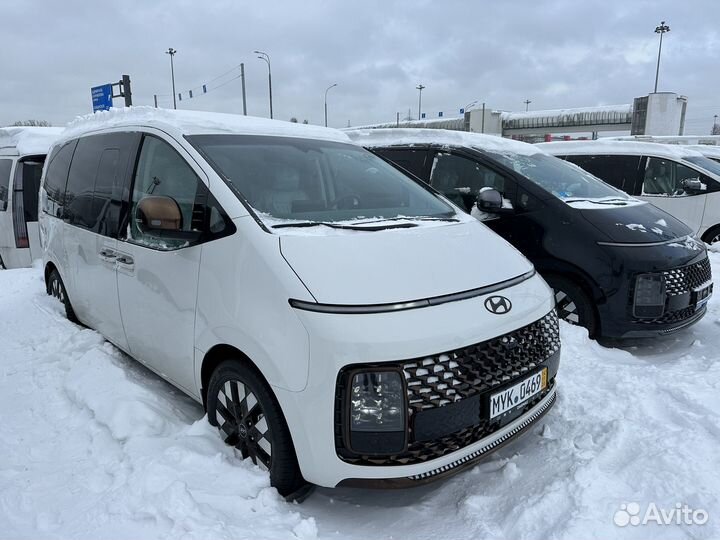 Hyundai Staria 2.2 AT, 2023, 57 км