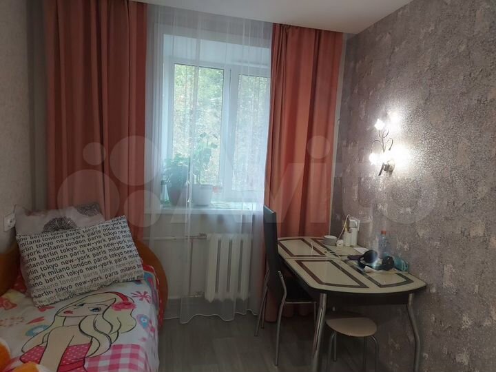 Комната 35 м² в 5-к., 2/3 эт.