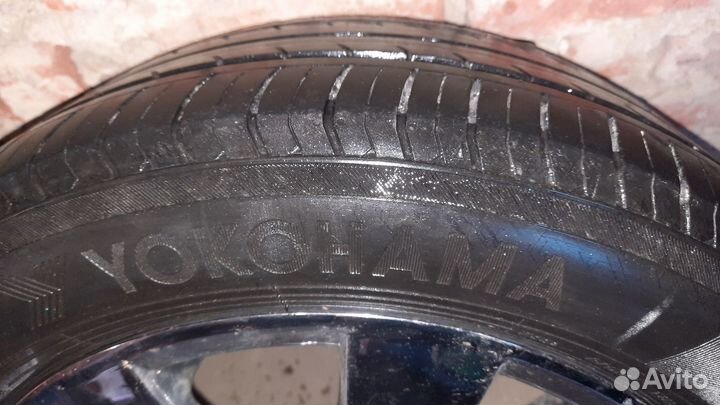 Yokohama 104ZR 205/55 R16