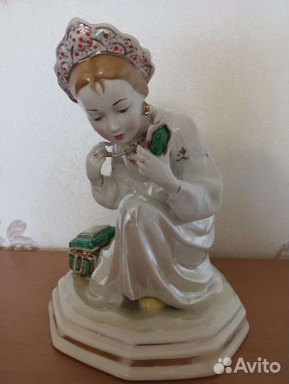 Статуэтка Малахитовая шкатулка Дулево