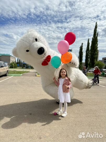 Белый мишка на праздник