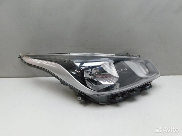 Фара правая Kia Rio