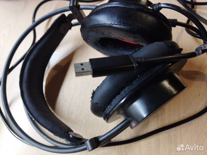 Проводные наушники с микрофоном