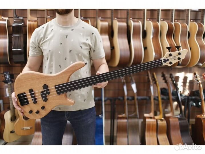 Stagg BC300FL-NS безладовая четырехструнная бас-ги