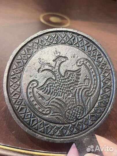 Старинная антикварная чугунная вафельница