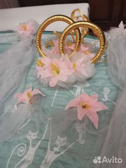 Свадебное украшение на машину