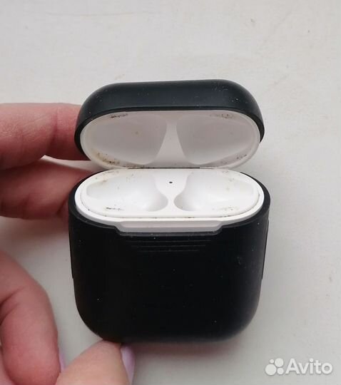 Зарядный кейс для наушников Apple AirPods 2