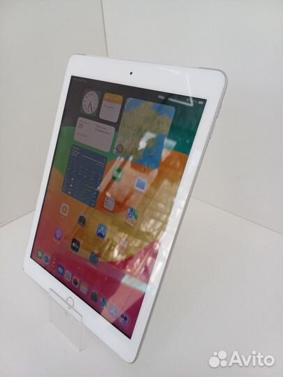 Планшет с SIM-картой Apple iPad (2018) 128Gb Wi-Fi