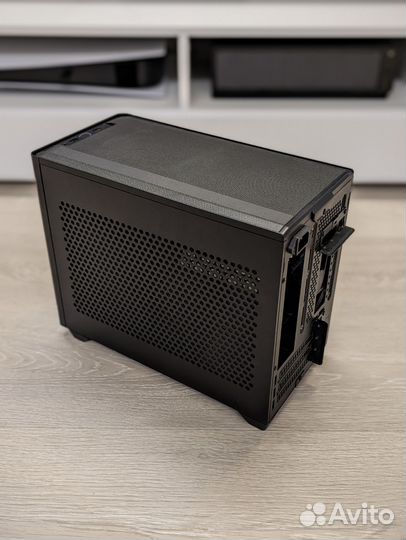 Корпус Cooler Master NR200