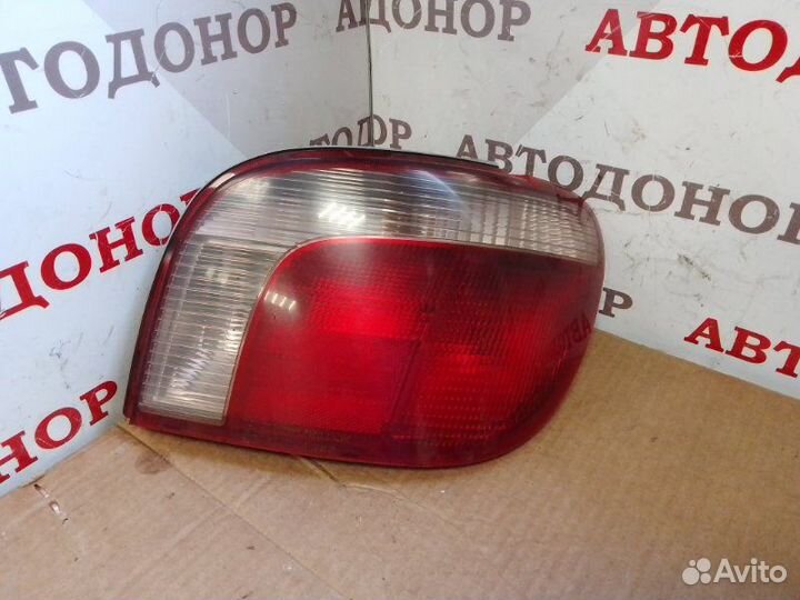 Фара задняя задняя правая Toyota Yaris