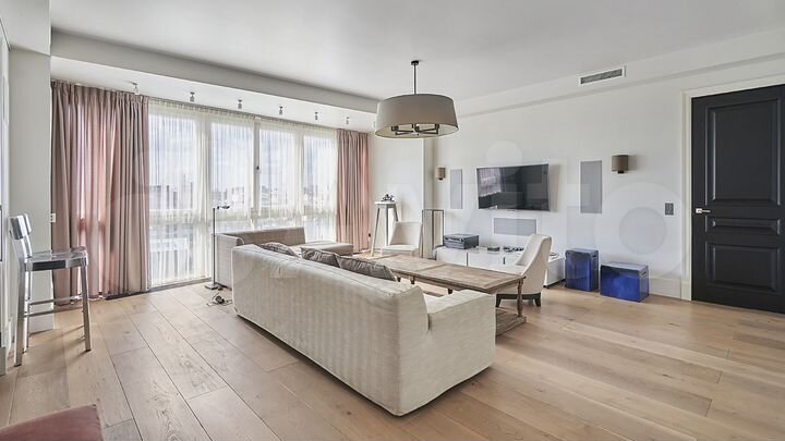 3-к. квартира, 128 м², 10/13 эт.