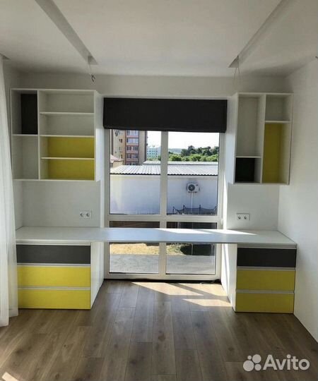 Рабочая зона у окна