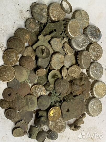 Лот пуговиц, пломбы,пробок