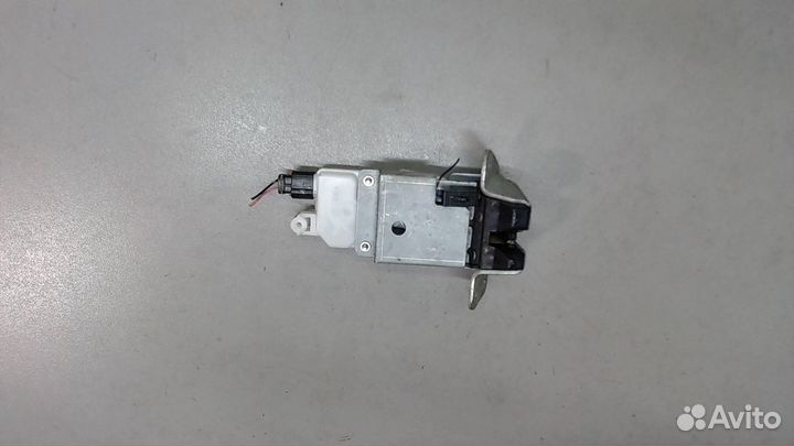 Замок багажника Mitsubishi Grandis, 2005