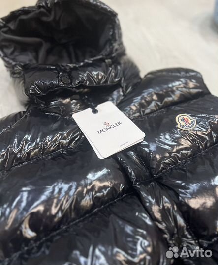 Жилетка moncler с капюшоном