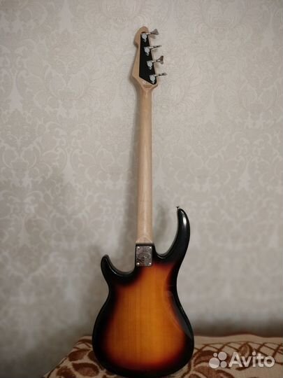 Басгитара peavey Milestone VBS