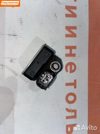 Датчик ускорения Volkswagen Touareg 2 2012