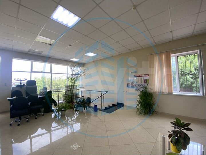 Дом 384 м² на участке 6,6 га