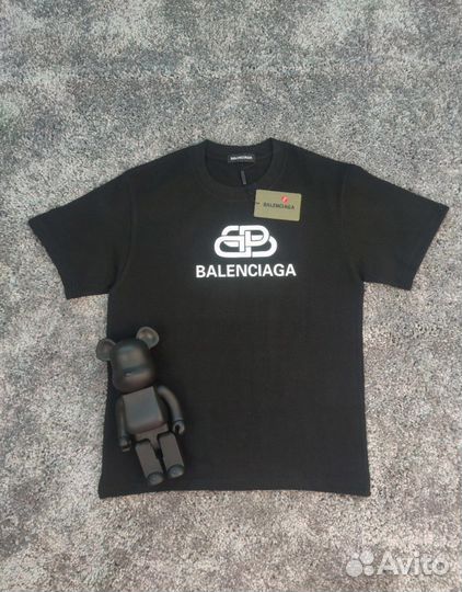 Футболка Balenciaga BB