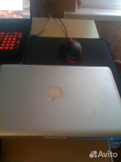 Продам macbook 13 2008 год