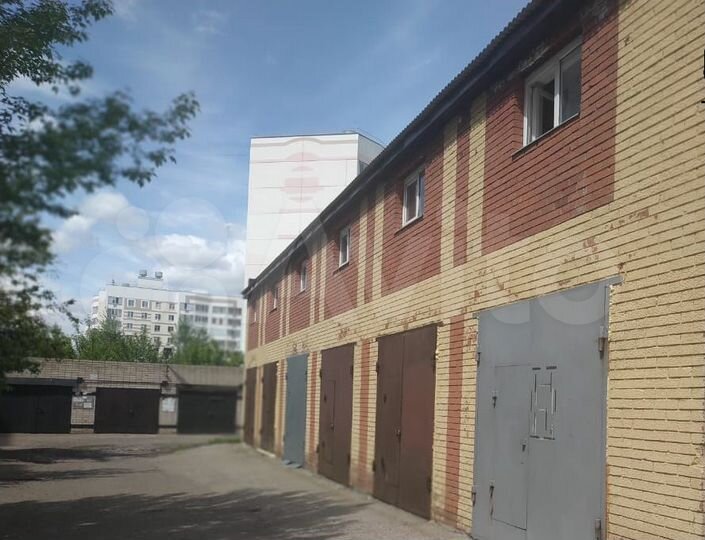 Гараж, > 30 м²