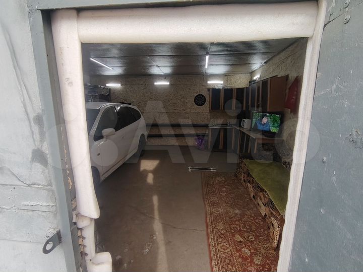 Гараж, > 30 м²