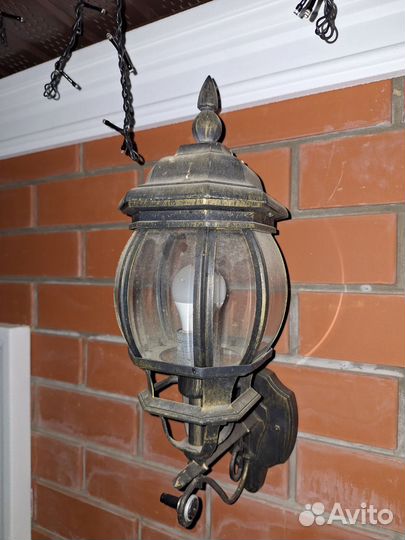 Фонарь уличный настенный