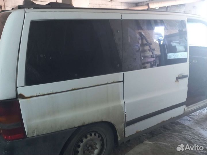 Стекла Мерседес Вито 638