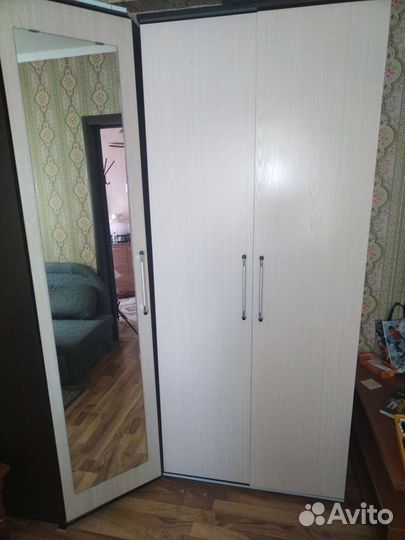 Угловой шкаф